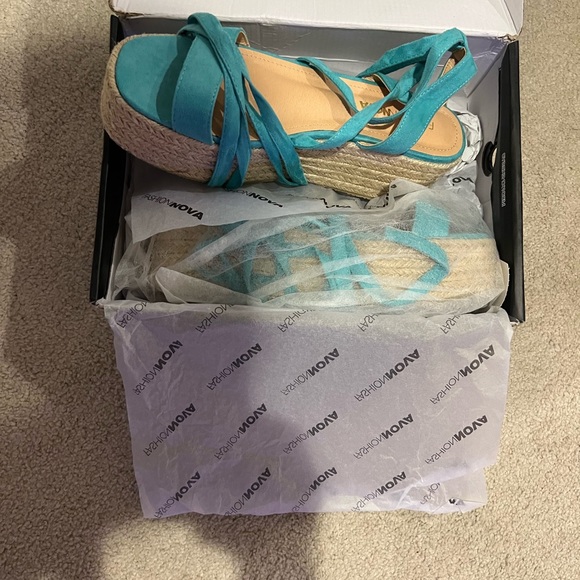 BNNW Teal Wedge wrap around Sandles - Picture 2 of 2